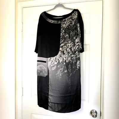 Oblique Front Pocket, Seta Classic Front Tree Image Dress. Size 4.