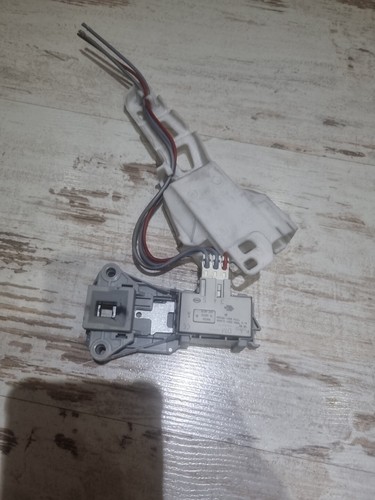 AEG L72475FL WASCHMASCHINE TÜRSCHLOSS TÜRVERRIEGELUNG SCHLOSS A00097001 DM039520