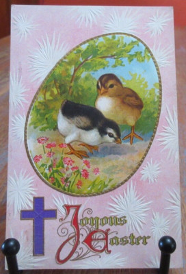 1912 Embossed EASTER Post Card TWO BABY CHICKS SCRATCHING FOR FOOD Joyous Easter