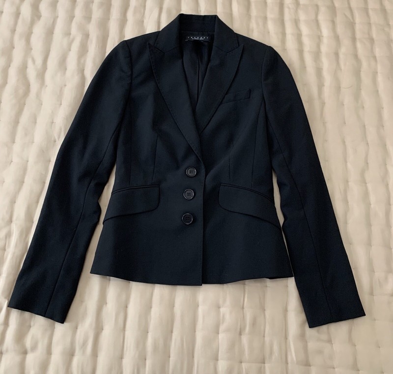 New, Laundry by Shelli Segal Black Jacket, Size 0. Style # J5408 Timeless Style