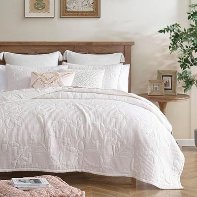 Peri Home Blush Medallion Floral 3-Pc. Lightweight King Quilt Set