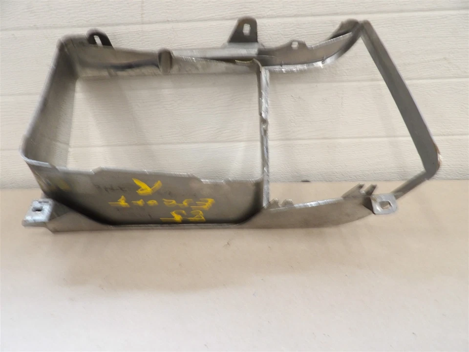 FARO DERECHO PASAJERO FORD ESCORT MERCURY LYNX 1981-1985 BISEL CROMADO OEM Foto 4 de 4