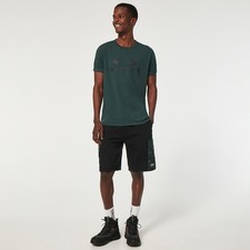 Brand New w/ Tags Men  s Oakley Road Trip Rc Cargo Shorts in Solid Black Size XL