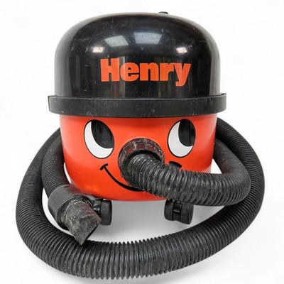 Numatic Henry HVR200 Staubsauger 1000W geprüft funktioniert, integrierte Steckdose + Schlauch