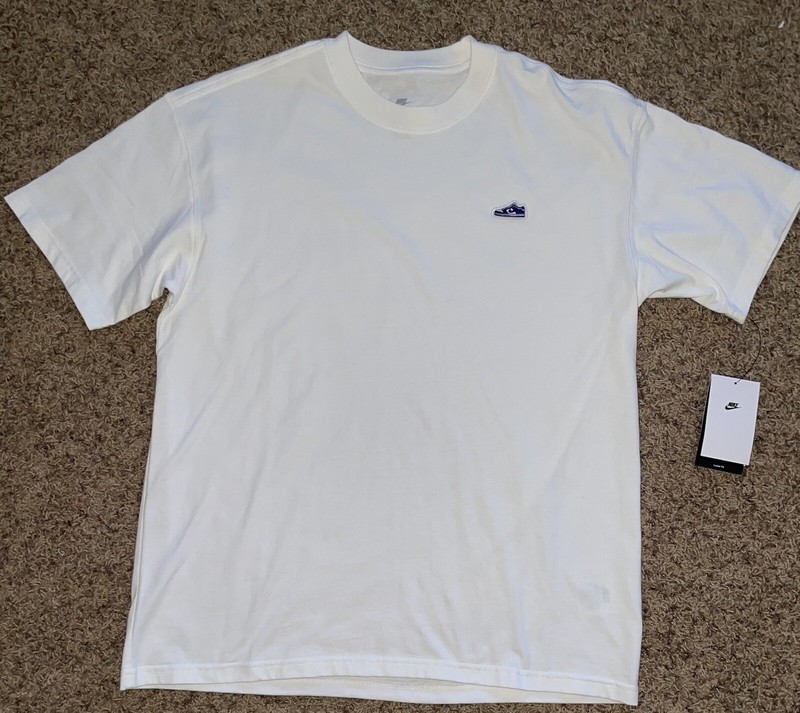 NWT Nike Men's Sportswear Max90 Patch Short Sleeve Graphic T-Shirt Size S