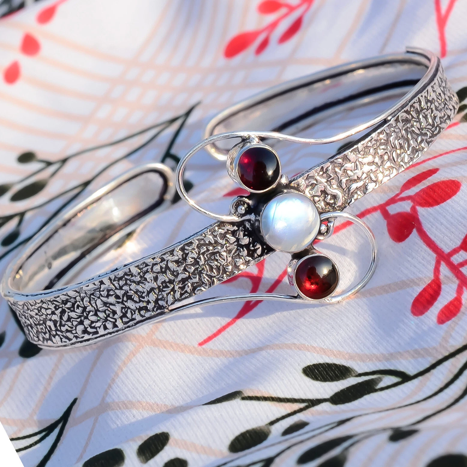 VALENTINO Bracciale Bracciale Pietra di Luna Arcobaleno e Pietra Preziosa Granato Sfaccettata Argento Sterling 925 192