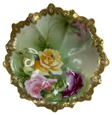 Nippon Maple Leaf Mark Footed Bowl  Tea Roses Crimped Rim Heavy Gilt Excellent