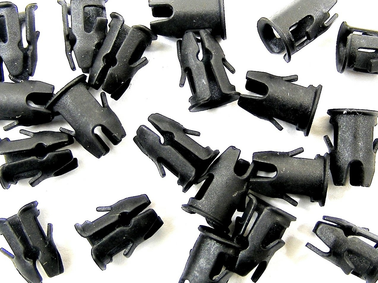 FORD MOULDNG CLP 3/4 HD DA 15/32 STM LGTH Auveco 20392 QTY 10 | EBay