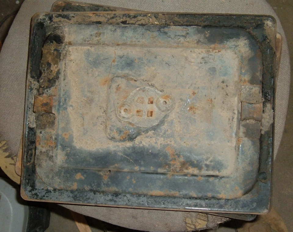 Cubierta de batería para camioneta Chevrolet 1947-1954 sin acoplamiento Foto 2 de 4