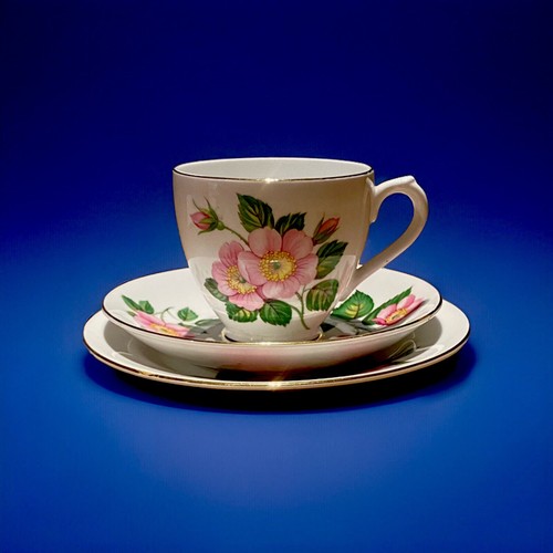 bone chına 22kt gold made in england tea set for one - Picture 2 of 16