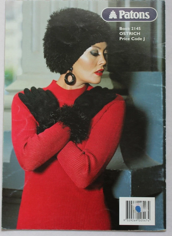 Patons 11 Ladies Accessories Knitting Patterns in Ostrich Book 2145 - Image 2 of 4