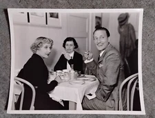Warner Bros. Studio Dining Warren William Genevieve Tobin Orig 1935 8x10 Photo