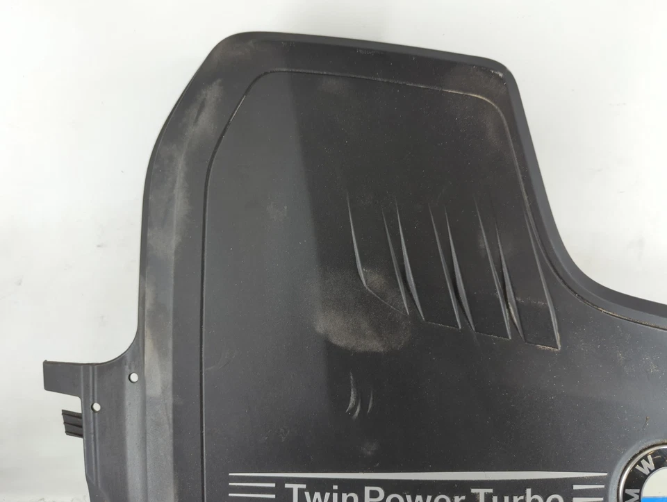 Cubierta del motor BMW 320i 2017 B2MJ3 Foto 2 de 4