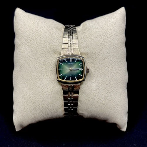 Seiko Vintage Women's Gold-Tone Mechanical Watch 11-3679 Green Face Winds/Runs
