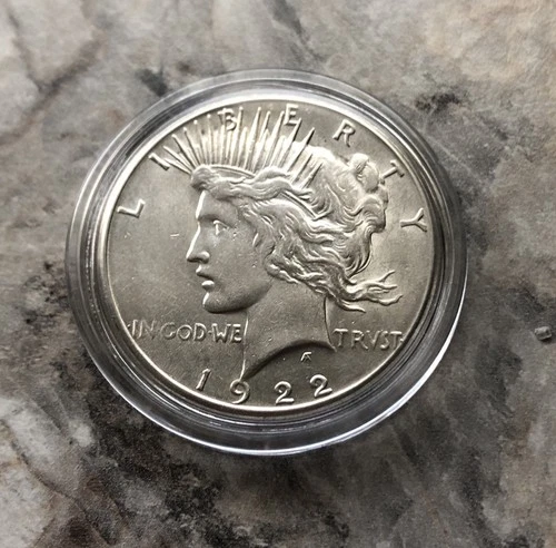 1922-S SILVER PEACE DOLLAR IN STUNNING BU CONDITION!!
