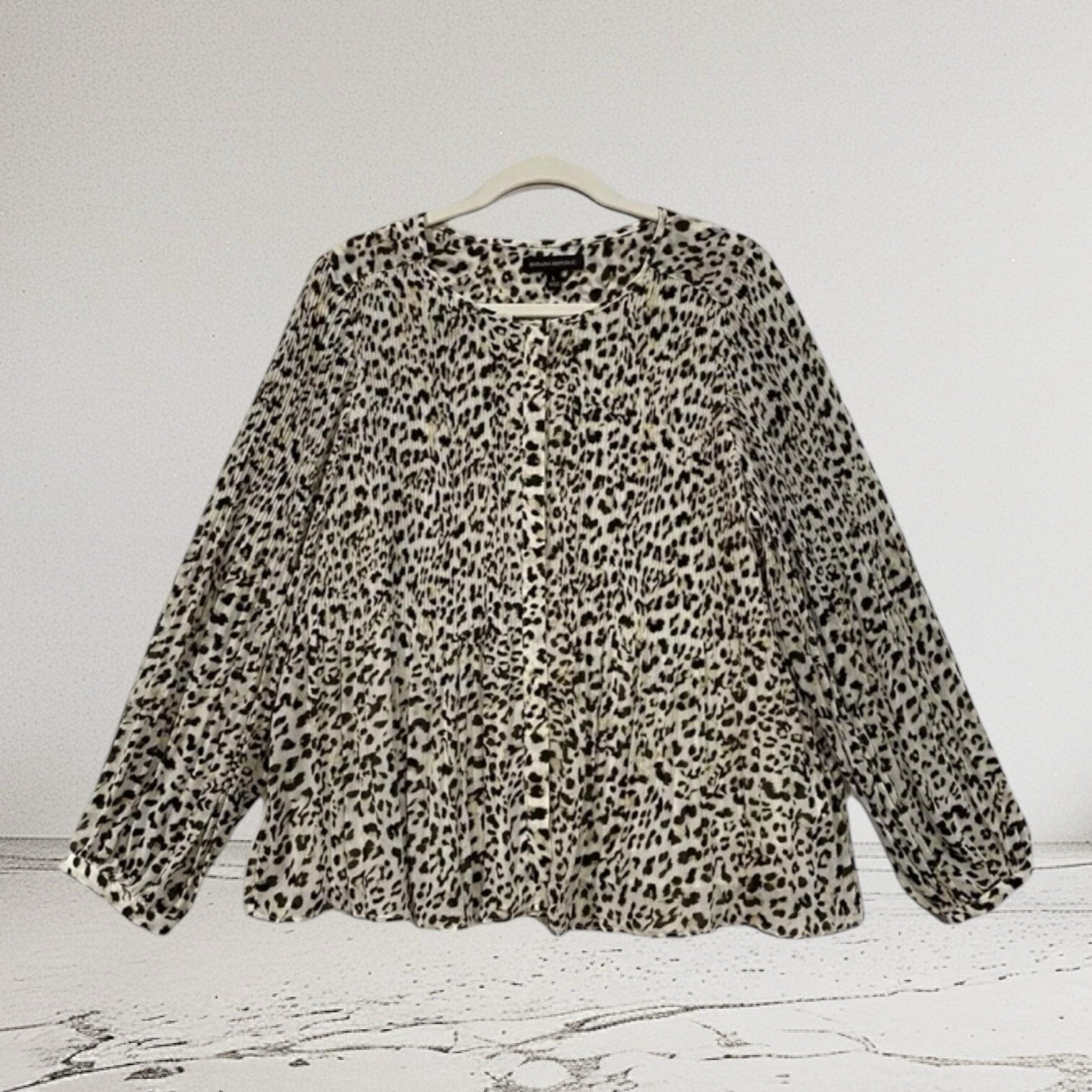Banana Republic Release Pleated Animal Print Top Women’s Size Large