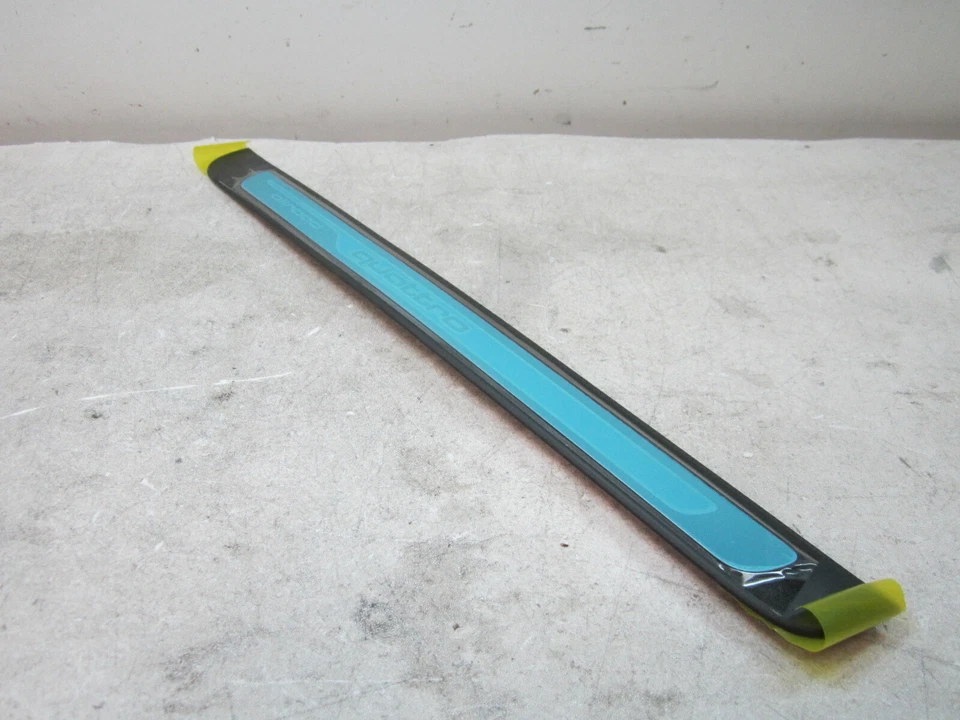 em905227 Audi A4 Quattro 2009 2010 2013 2015 2016 Front RH Door Sill Plate OEM — 第 2/4 张图片