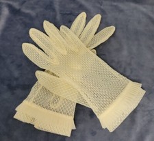 1940's Vintage Antique Ivory Wrist Lace Gloves w Pleated Ruffle Small size 6