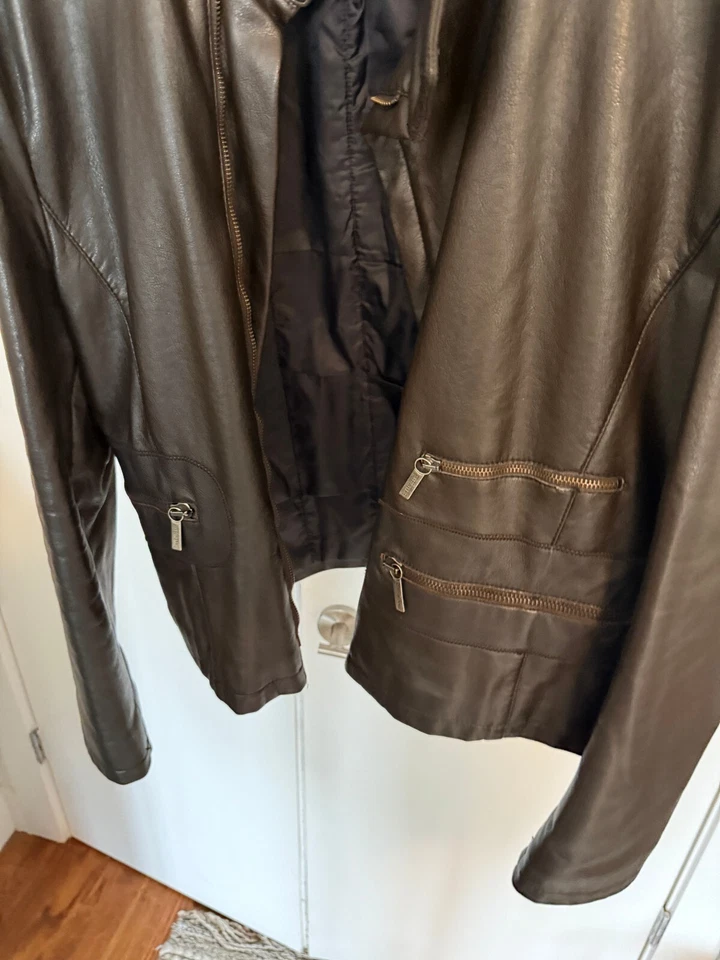 Dirk Bikkembergs 多背拉链素食皮革轰炸机夹克 — 第 3/4 张图片