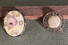 Scarf Clip Vintage Women's Lot of 2 Gold Tone Metal Floral and Marbled