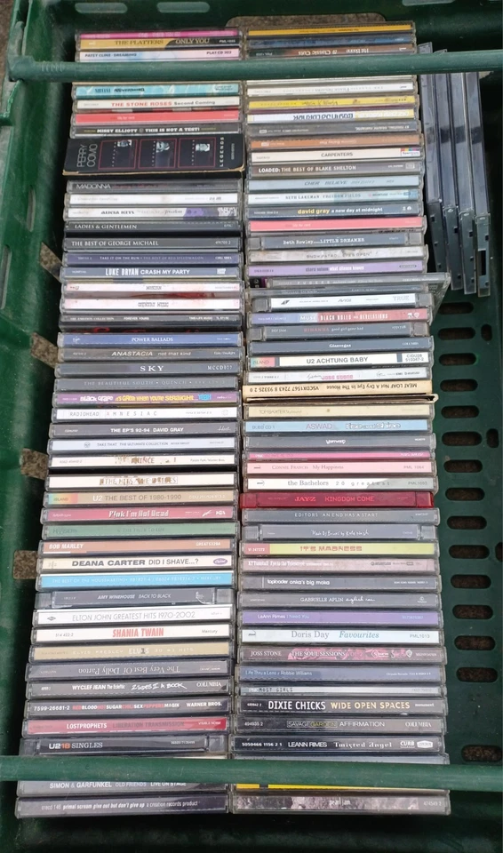 ABOUT 200 CD Albums Few Singles Job Lot Bundle Mixed Titles And Bands And Styles Foto 2 de 3