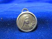 St Therese Medal Silvertone Basilique de Lisieux  3/4" dia