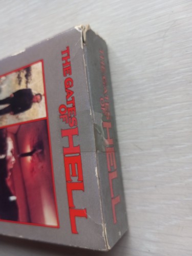The Gates of Hell - VHS - Paragon Video 1983 - (Sun Faded Box) (Video World) - Picture 14 of 18