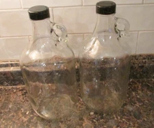 Perfect! Glass Half-Gallon Handled Jug with pour lid