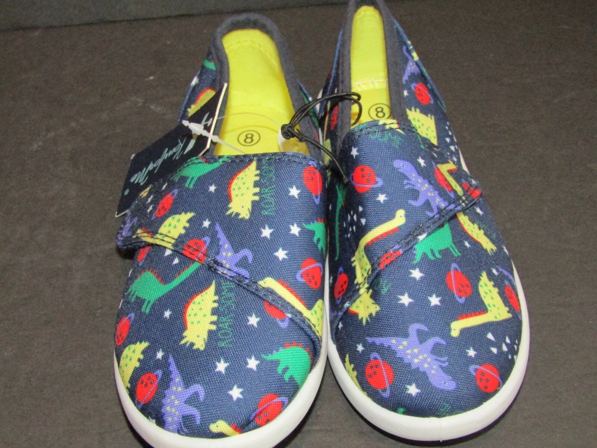 Shoes close deals to me
