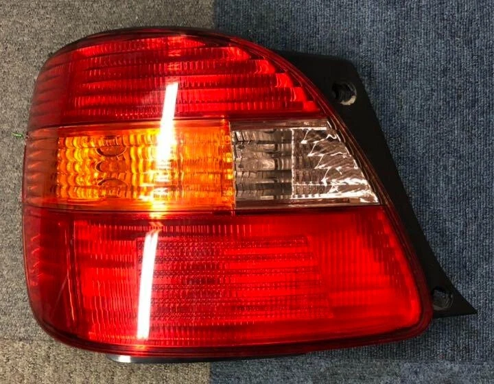 Juego de luces traseras originales Toyota Lexus GS300 GS400 GS430 KOITO 30-242 RHD OEM Foto 2 de 4