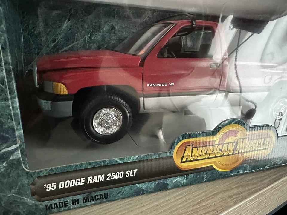 1995 1:18 ERTL Collectibles Dodge RAM 2500 SLT Pickup Truck NIB - Immagine 2 di 4