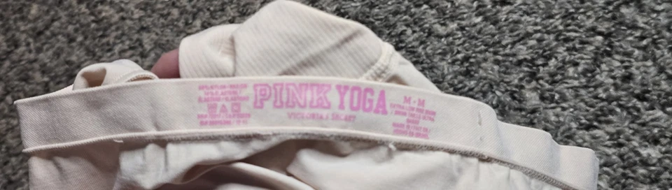 NOVA Calcinha de Biquíni Victoria's Secret VINTAGE ROSA Yoga Sem Costura MÉDIA - Imagem 4 de 4