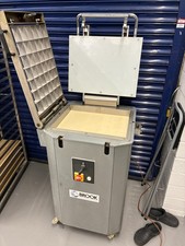 Brook Dough Divider