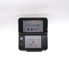 Nintendo 3DS XL  Gold Portable Video Game Console  + extras (USA Seller)