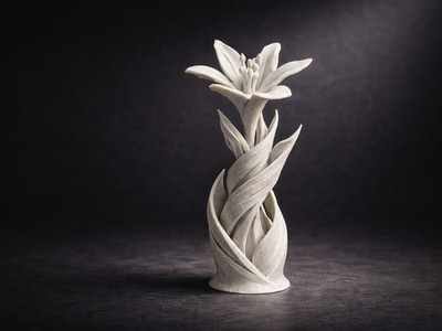Gedrehte Lilie Skulptur modern Blumendekor Ornament mehrere Farboptionen