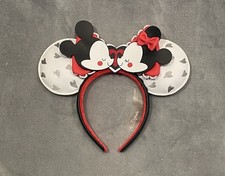 Disney Loungefly Mickey Minnie Orejas Diadema San Valentín Amor Corazones Besos