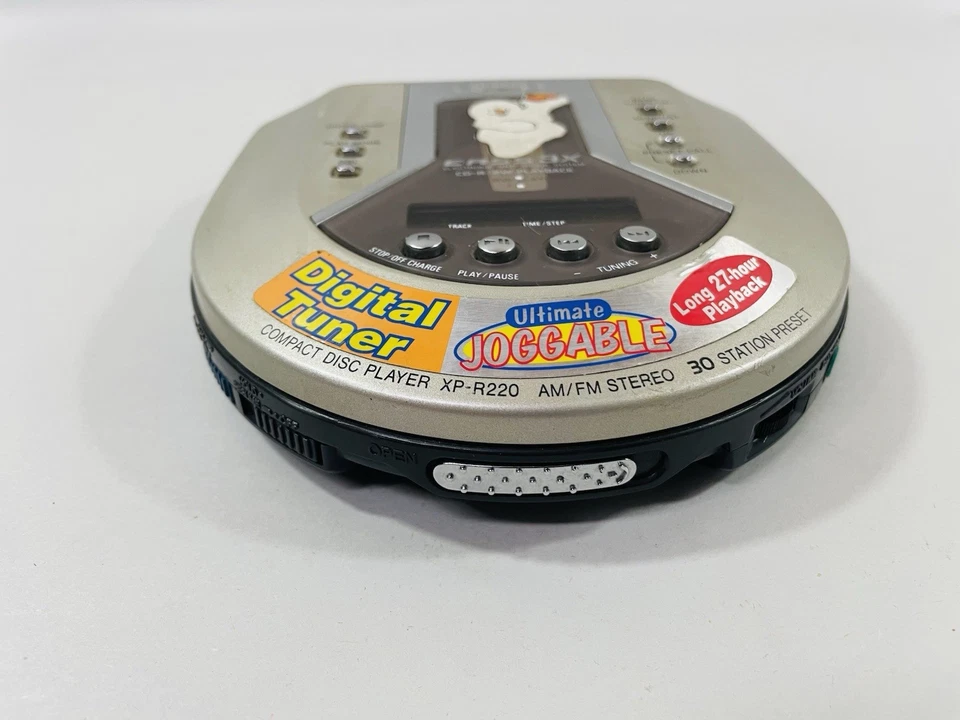 Vintage Aiwa EASS 3x CD Player Sintonizador AM/FM XP-R220 - TESTADO E FUNCIONA - Imagem 2 de 4