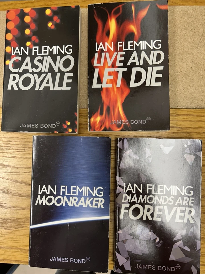 James Bond 007 Ian Fleming Paperback Collector’s Set By Penguin Foto 3 de 4