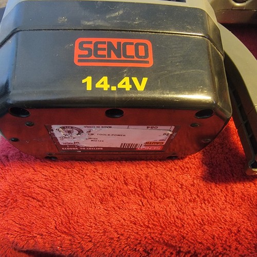 Senco Duraspin DS202-14V Drywall Screw Fastening System W/Charger 2 Batteries - Picture 9 of 10