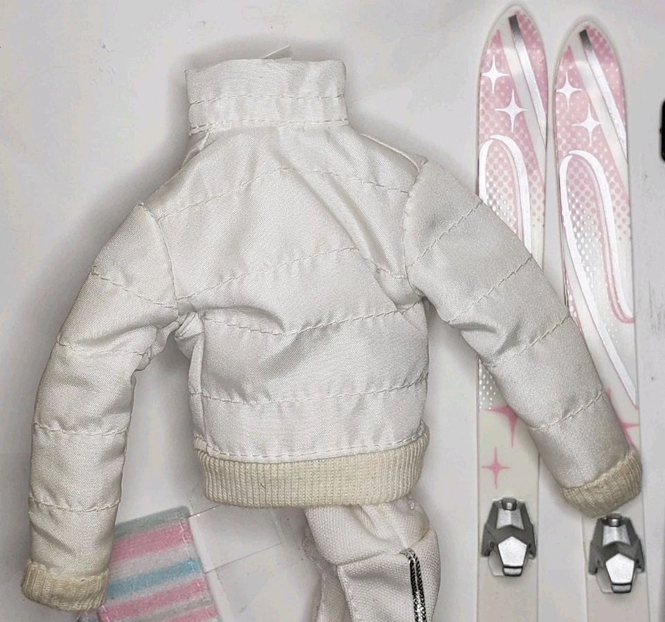 WINTER WEEKEND THE BARBIE LOOK MODEL MUSE DOLL FASHION OUTFIT 2013 MATTEL X9199 - Image 3 of 4