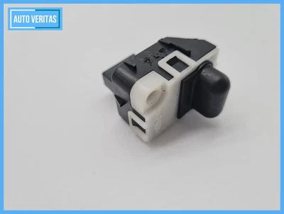 Original Audi A6 (4B2/4B4) Solar sensor Temperature sensor 4D0907539 - Image 1 of 4