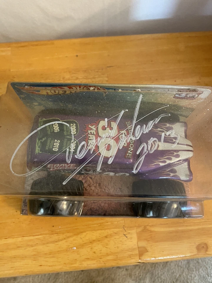 Monster Jam Grave Digger 30th anniversary 1:24 Scale Signed By Dennis Anderson - Image 2 of 2