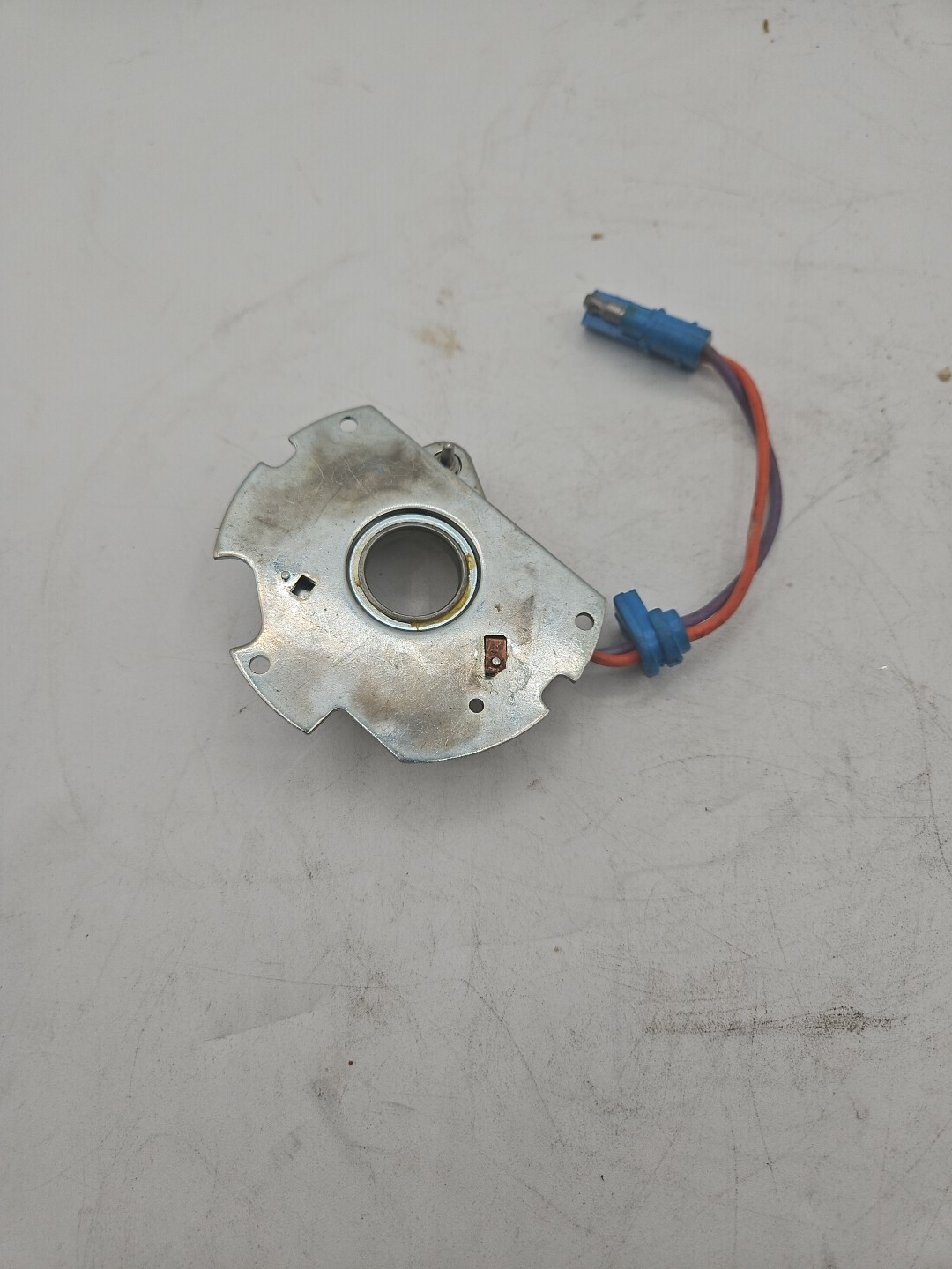 BENTLEY-DISTRIBUTOR BASE PLATE & PICK-UP (CD6211)