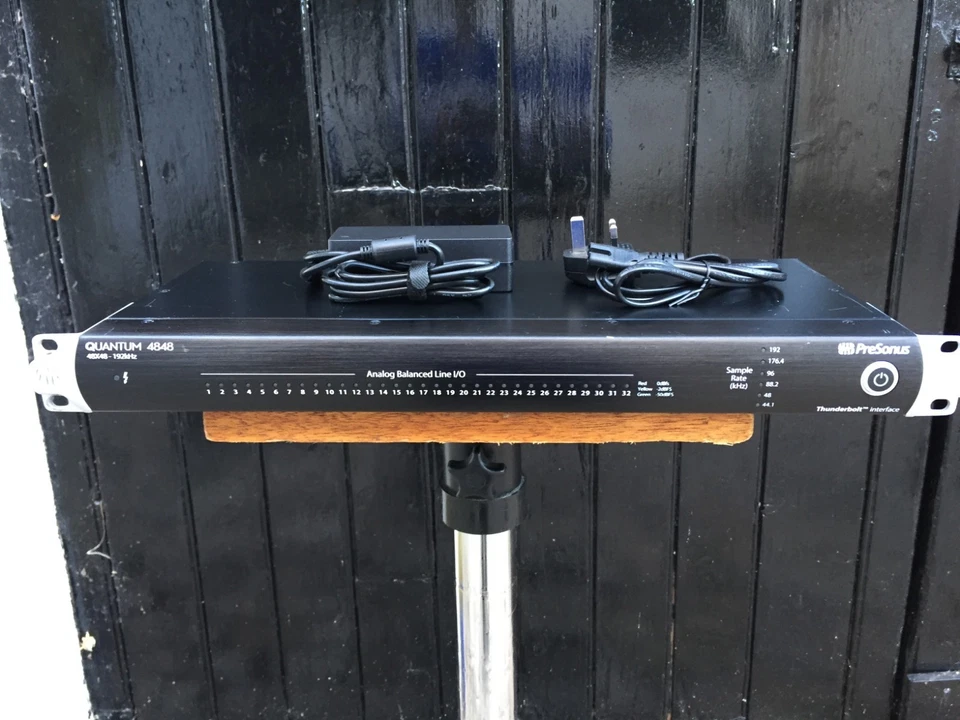 PRESONUS QUANTUM 4848  THUNDERBOLT 2 -32 CHANNEL AUDIO INTERFACE GOOD CONDITION - Image 3 of 4