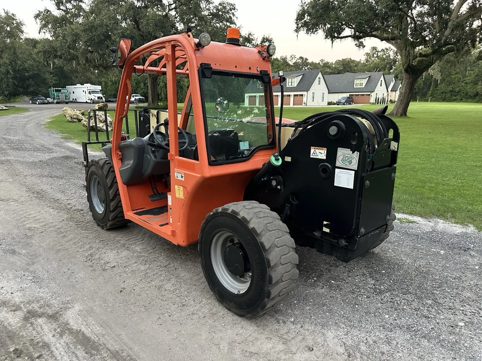 MINI MANIPULADOR TELESCÓPICO 2018 JLG G5-18A - 4X4X4 - CONEXÃO RÁPIDA - BAIXA HORA - PRONTO PARA USO - Imagem 3 de 4