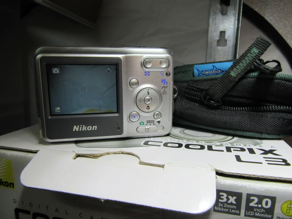 Nikon COOLPIX L3 Digital Camera - Silver Tested Working Boxed - Image 2 of 2