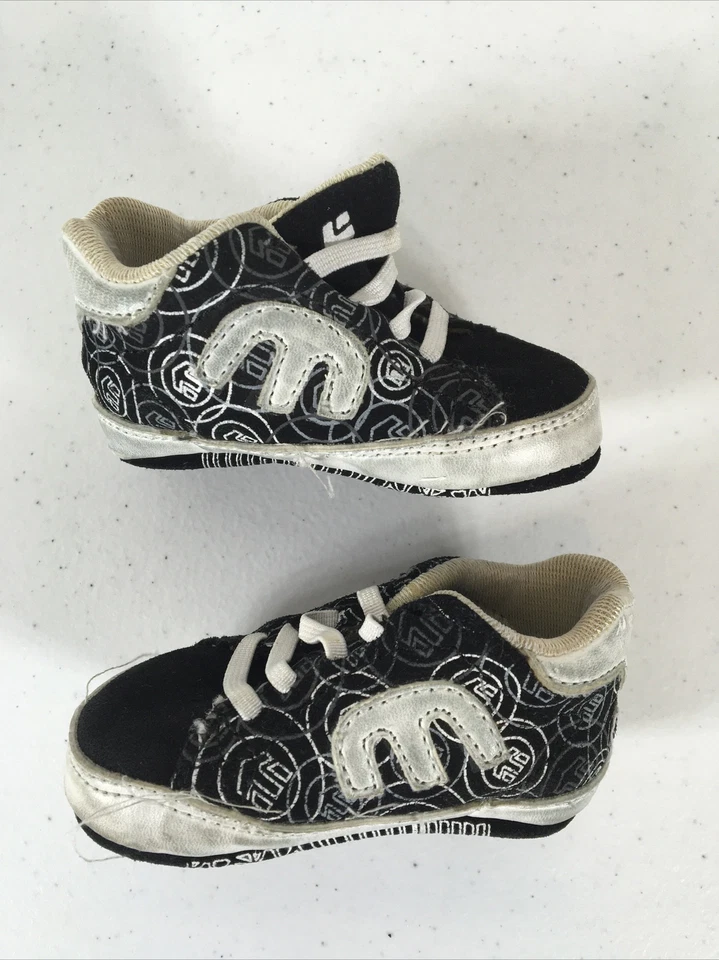 Zapatos de bebé vintage años 90 Etnies negro blanco niño pequeño 1C Foto 2 de 4