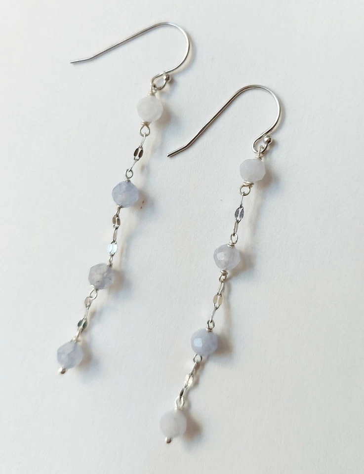 Orecchini in argento 925 e pietre con tanzanite naturale sfaccettata da 4 mm - Immagine 4 di 4