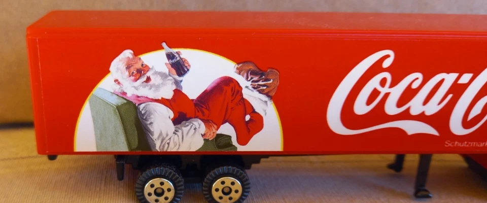 Camion a Rimorchio Trattore e Semirimorchio Coca Cola Babbo Natale scala H0 1/87 - Immagine 4 di 4