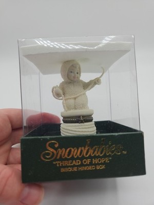  Snowbabies ''Thread Of Hope Friendship'' Bisque Hinged Box In Original Box 